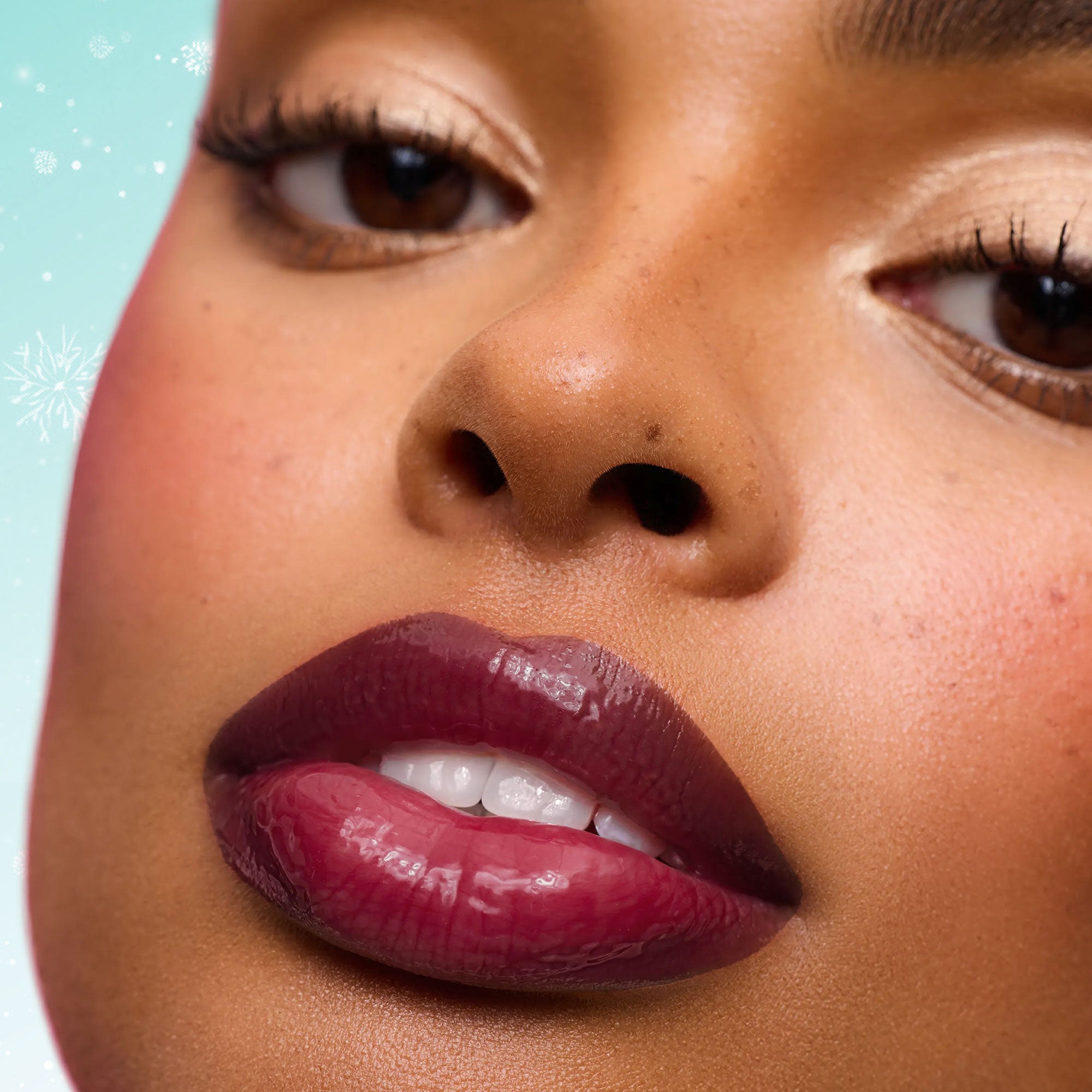 0916_Holiday_Winterberries_PDP_BerryGlazeLipDuo_Model.jpg